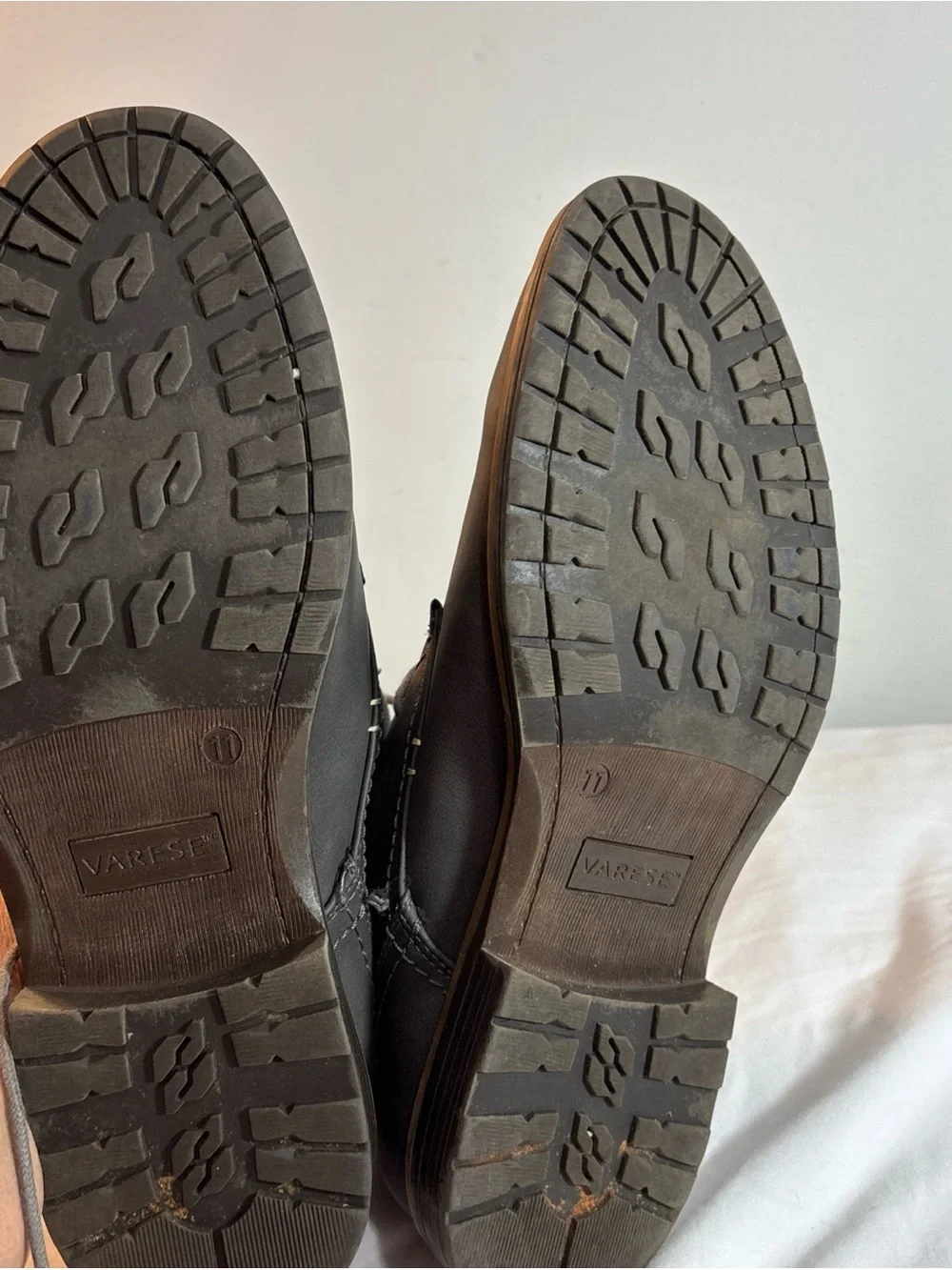 Varese Men's Casual Lace-Up Shoes in Dark Gray. 8/21